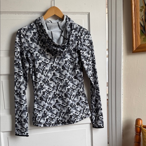 Nike Pro Dri-Fit Glitch Pull Over Hoodie Never Worn Thumb Holes Black & White S - Picture 5 of 10